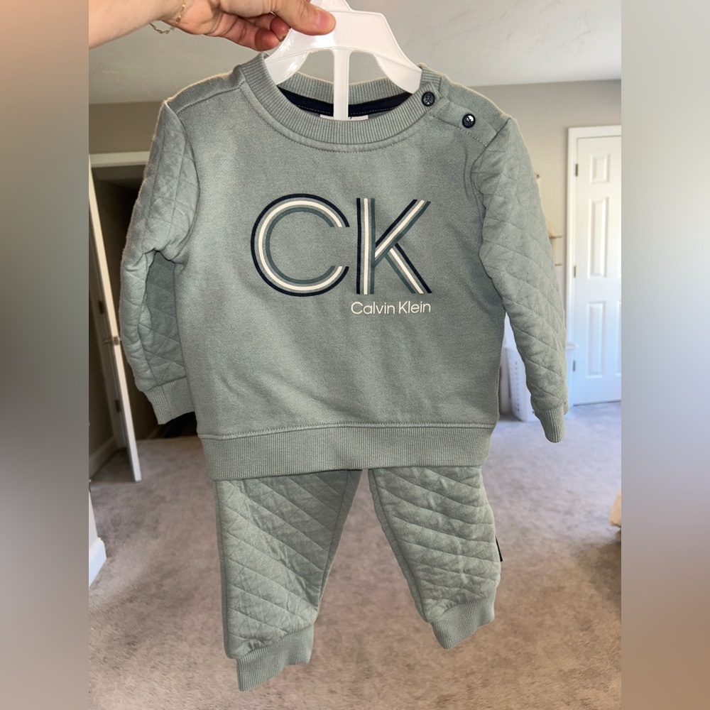 Calvin Klein Baby Outfit in Light Green